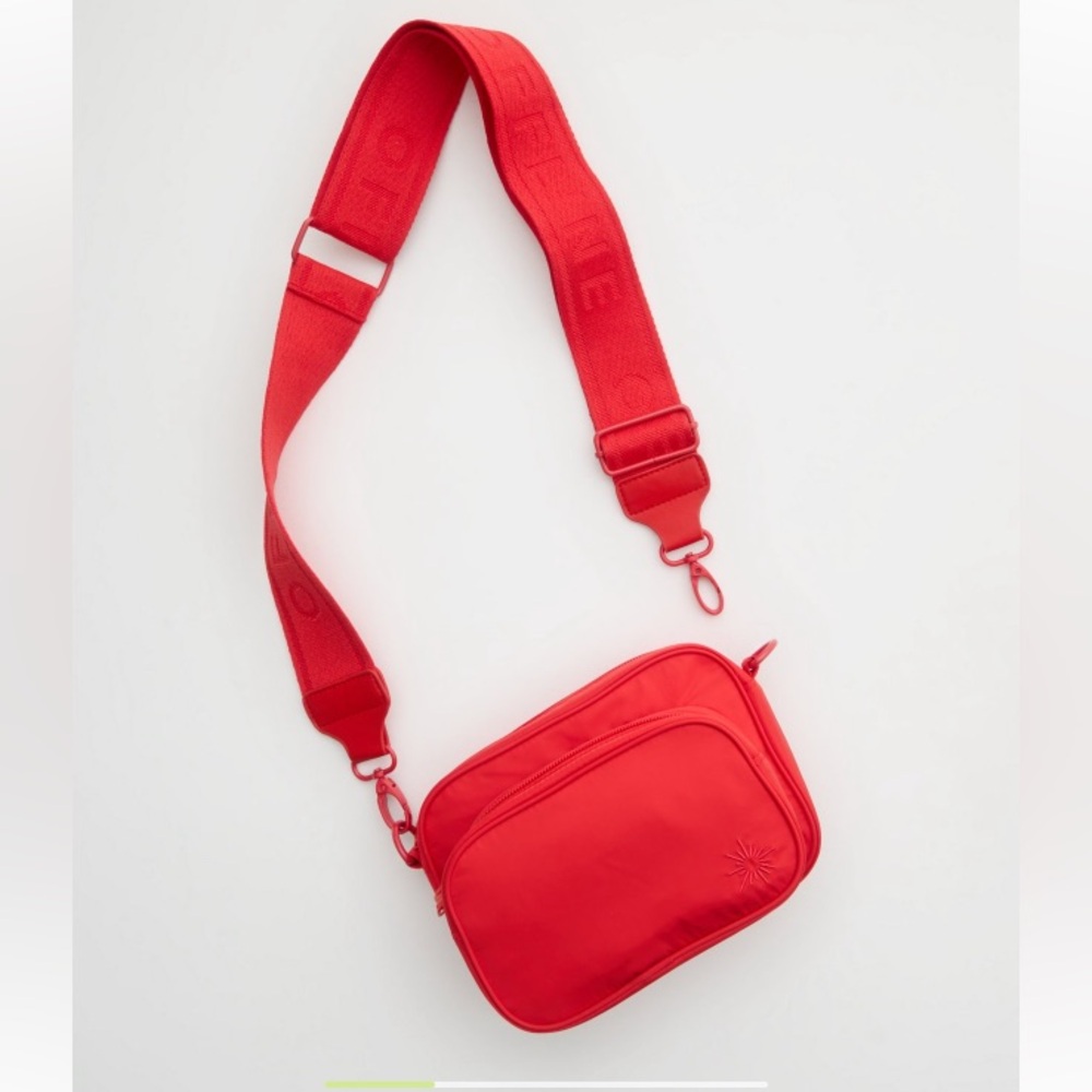 NWT Aerie Makin' Moves Crossbody Bag in Red.